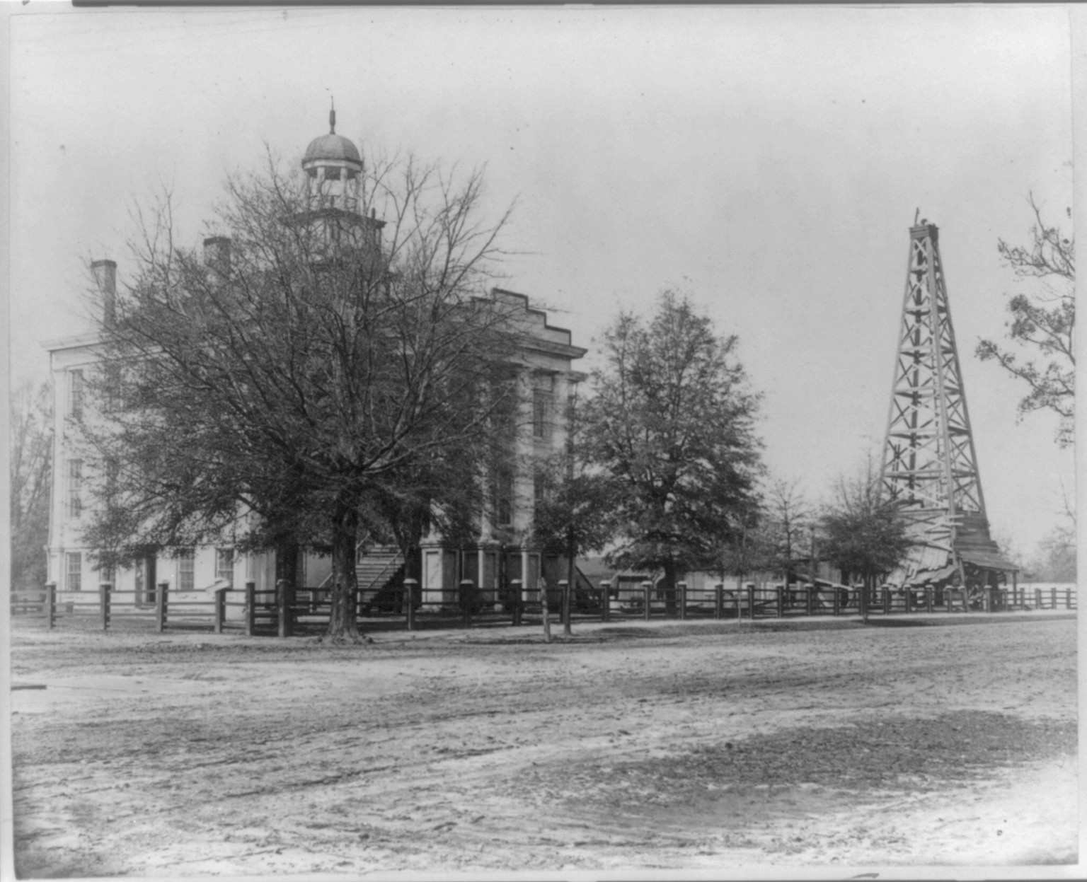Courthouse and artesian well, Thomasville, Georgia, [between 1884 and 1891] — historic photograph