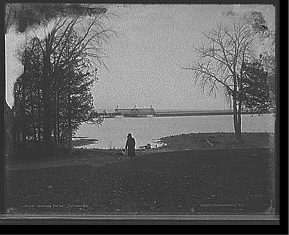 Crossing the gut, Rutland R.R. [Railroad], [between 1900 and 1905] — historic photograph