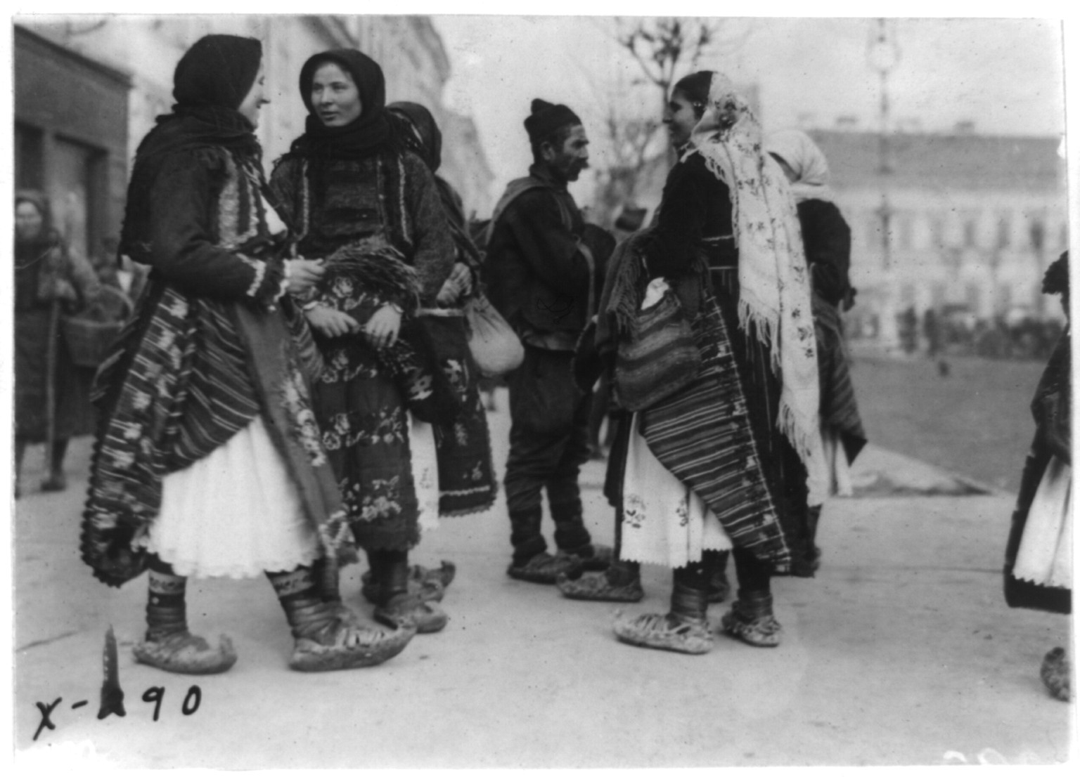 A street scene in Belgrade, Serbia, 1918 Dec. — historic photograph