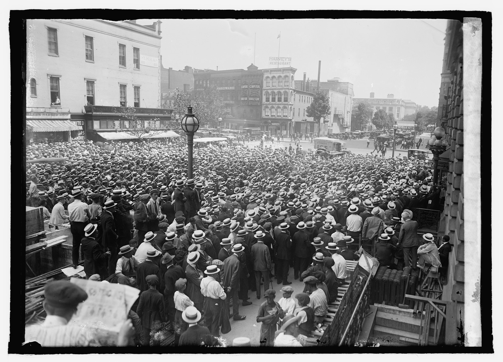 Crowds at Star Dempsey, Carpentier fight, [ca. 1921] — historic photograph