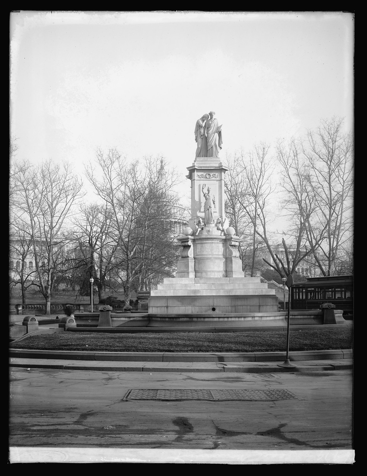 [Monument near Capitol, Washington, D.C.], [between 1921 and 1922] — historic photograph