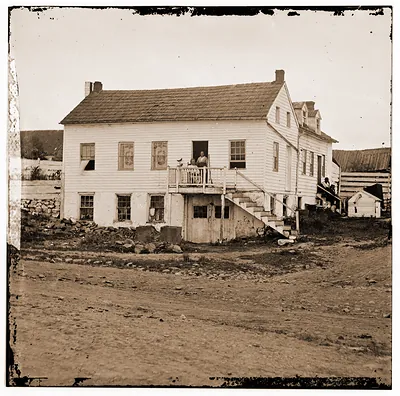 Gettysburg Pennsylvania. John L. Burns cottage. (Burns seated in doorway)