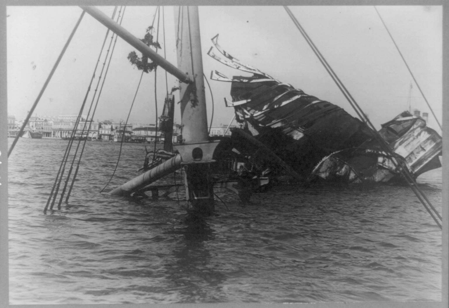 Wreck of the Maine, Havana Harbor, Cuba, 1899 March. — historic photograph