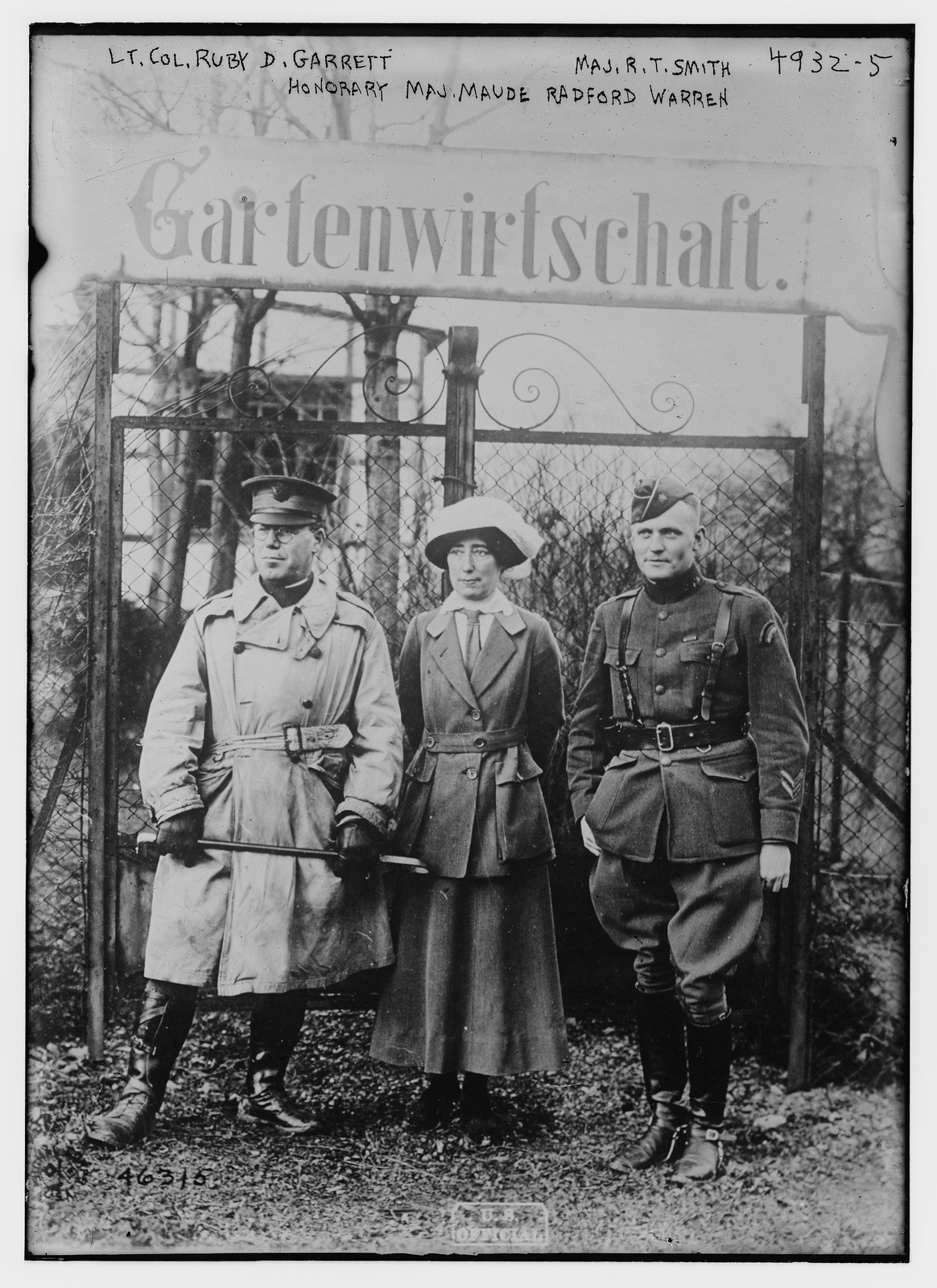 Lt. Col. Ruby D. Garrett, hon. Maj. Maude Radford Warren, n/a — historic photograph
