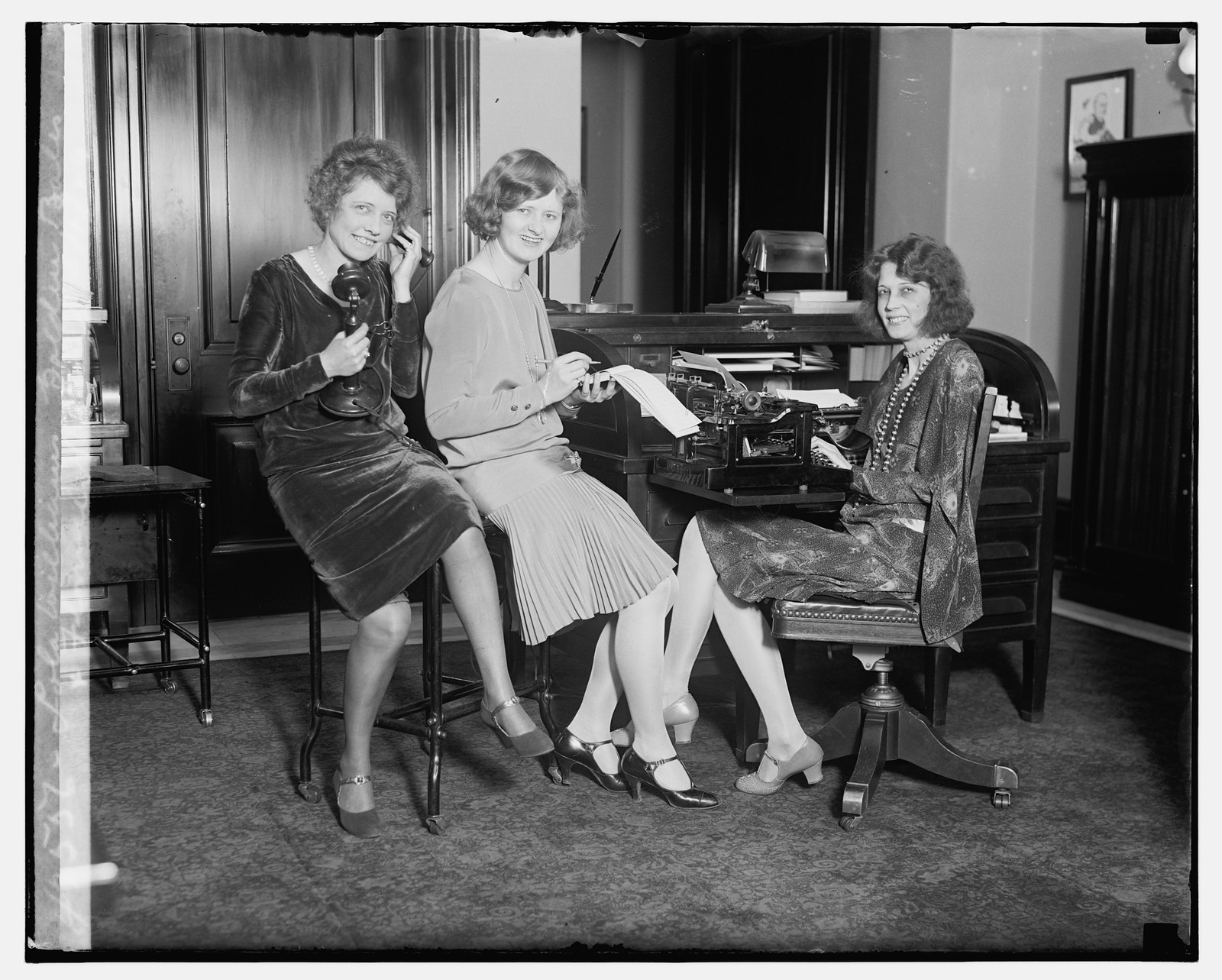 Lola Williams, Golden Bales & Florence Hasson, 5/1/29, [19]29 May 1. — historic photograph