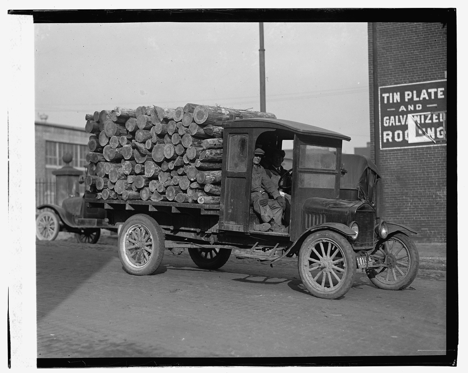 Dist. of Col. Paper Co., [1923] — historic photograph