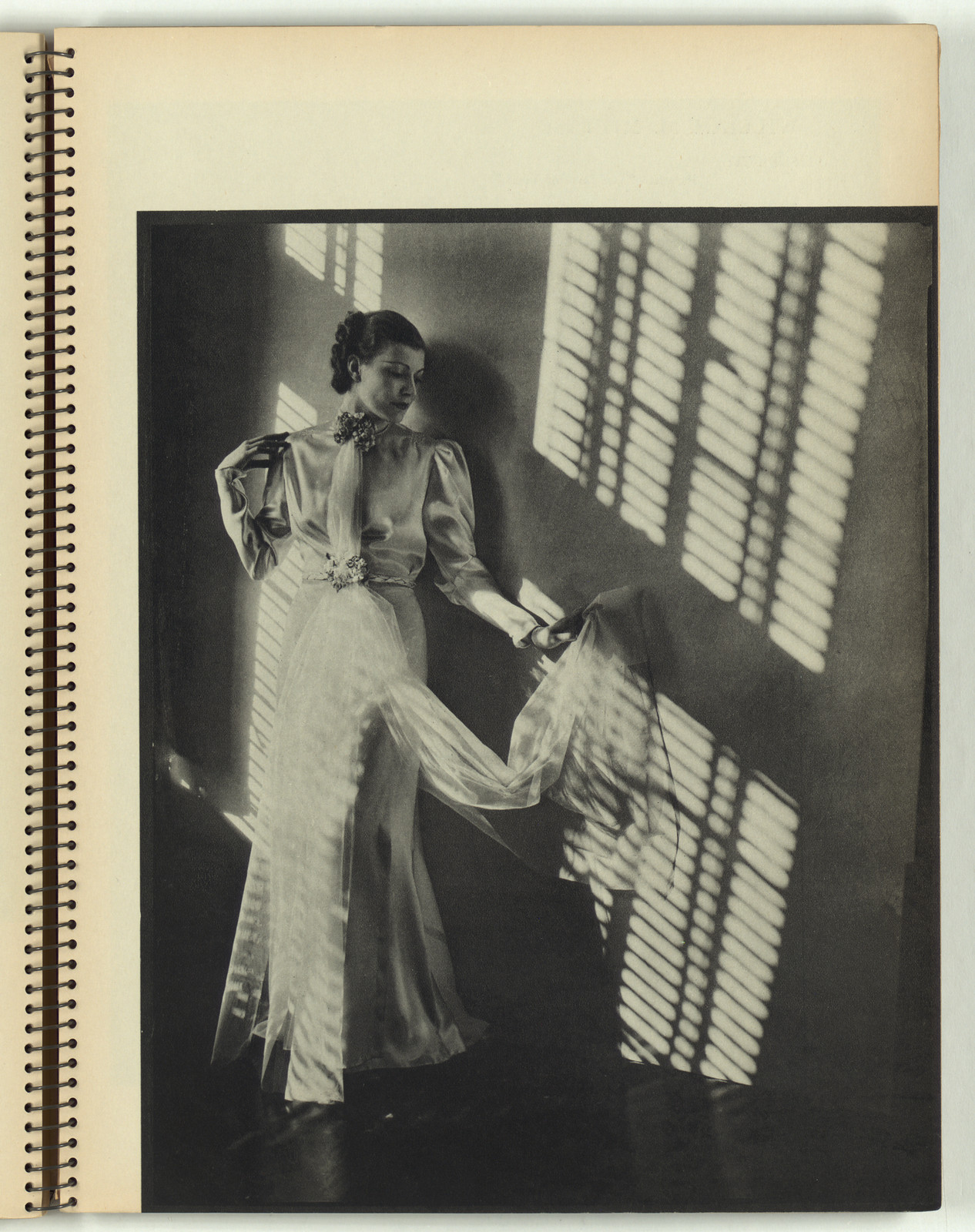 Fashion Skinnerssatin — historic image