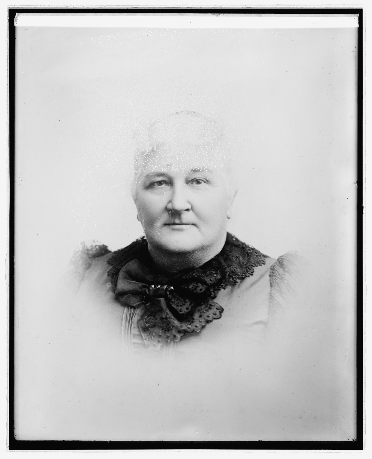 [Portrait, unidentified woman], [between 1910 and 1935] — historic photograph