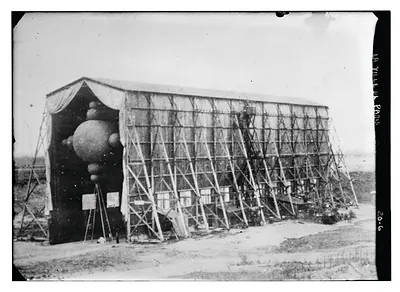 Dirigible balloon, "La Ville de Paris"