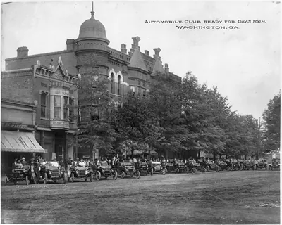 Automobile club ready for a day's run, Washington, Ga.
