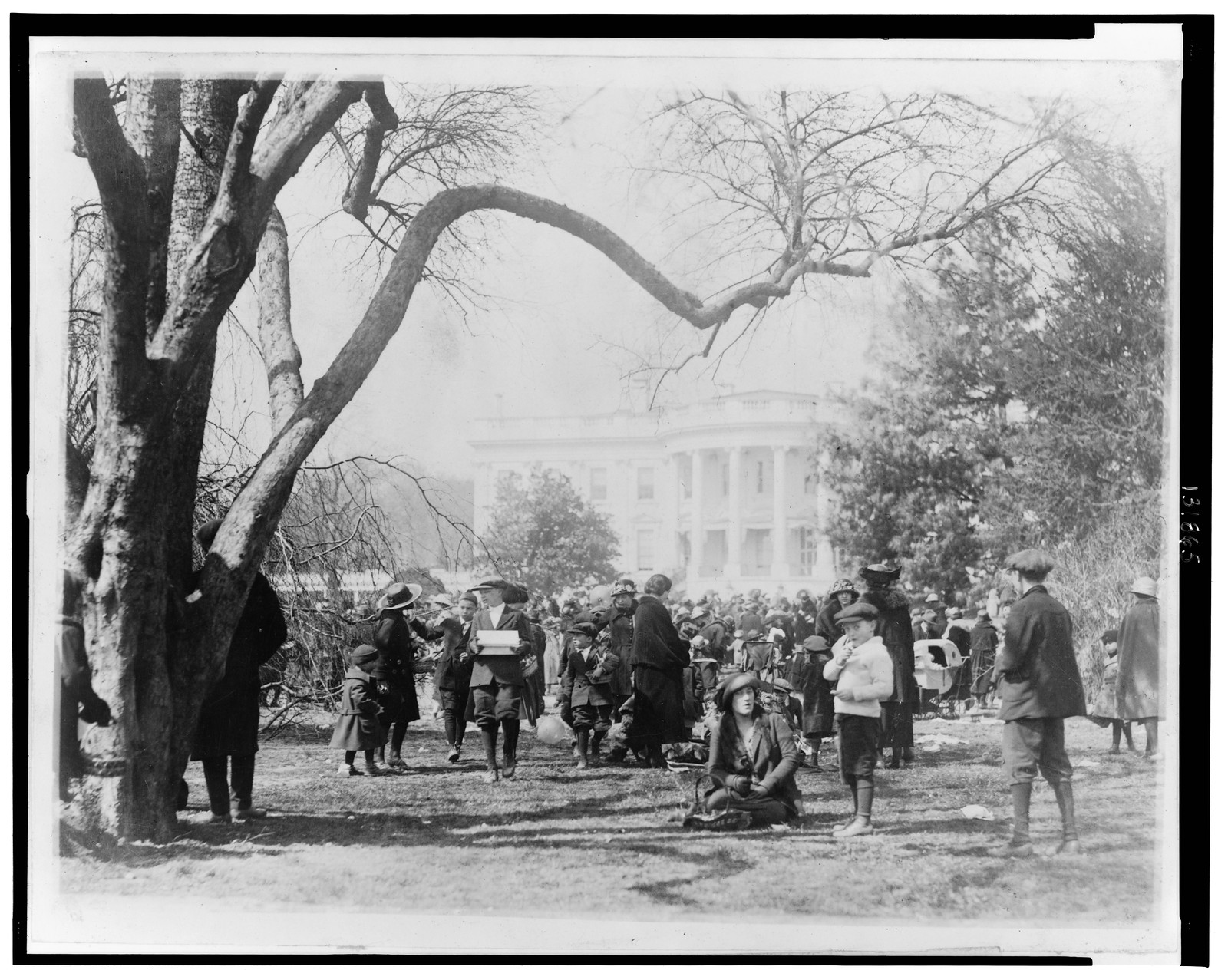 Easter egg rolling on the White House lawn, 1923 April 2. — historic photograph