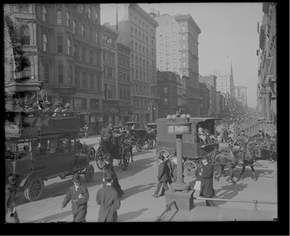 [Fifth Avenue and Forty-second Street, New York, N.Y.], [between 1900 and 1910] — historic photograph