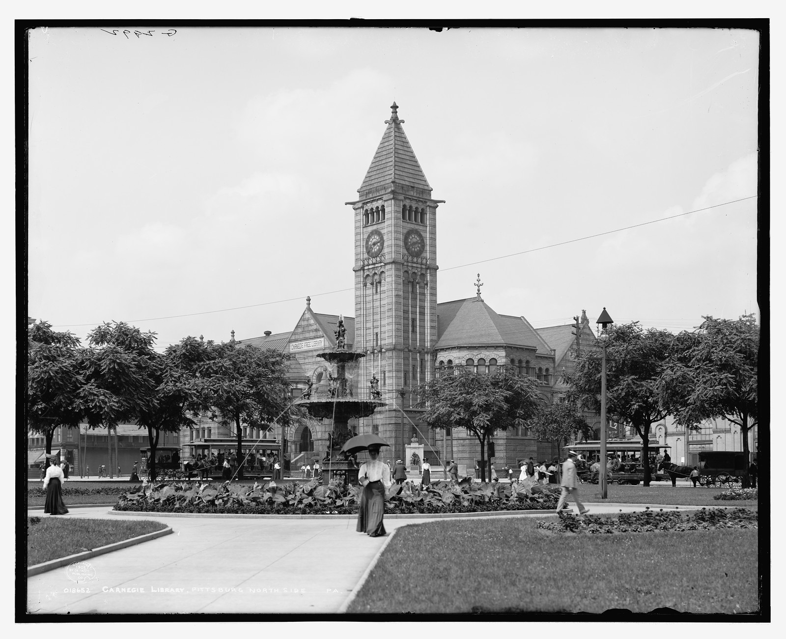 Carnegie Library, Pittsburg, north side, Pa., c1905. — historic photograph