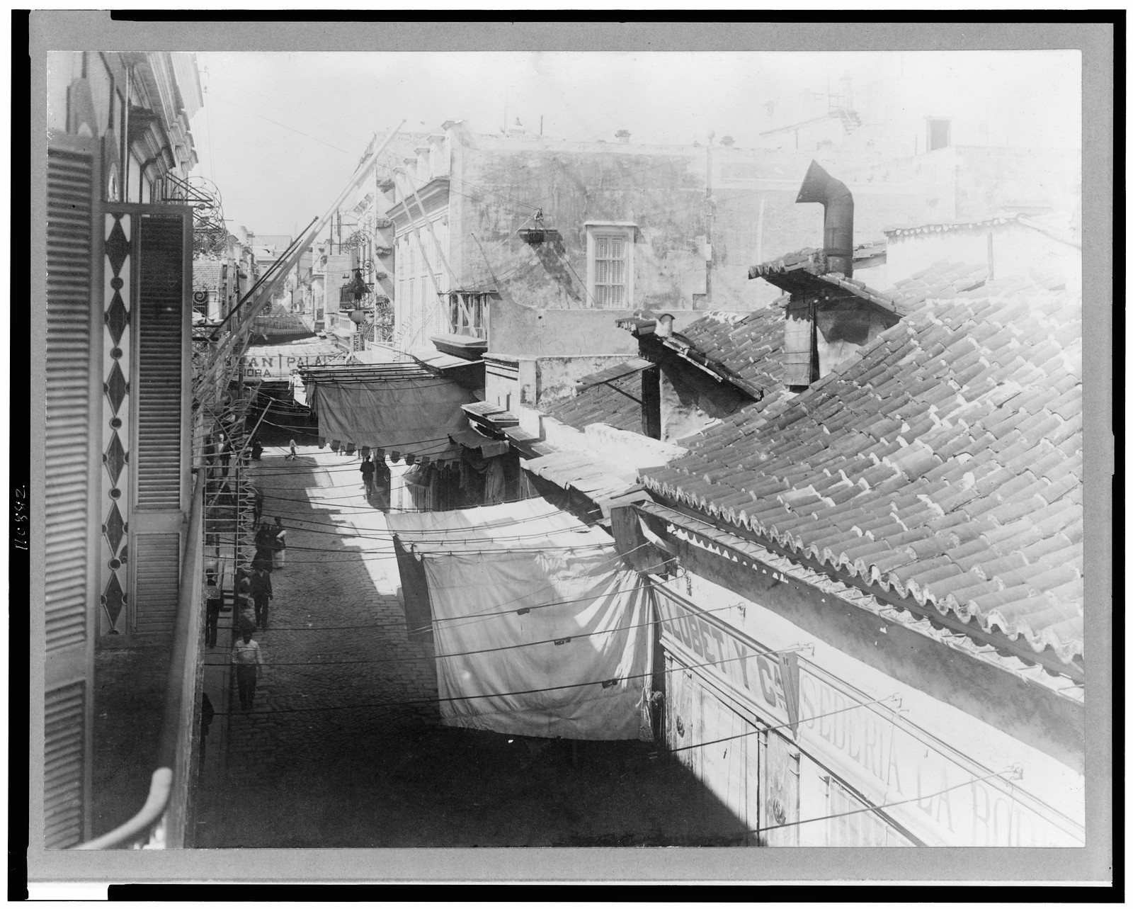 [O'reiley Street, Havana, Cuba], [between 1880 and 1930] — historic photograph