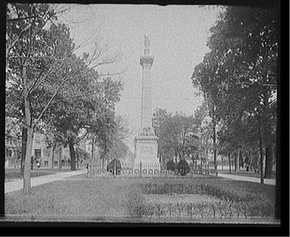 [Pulaski Monument and Monterey Square, Savannah, Ga.], [between 1900 and 1915] — historic photograph