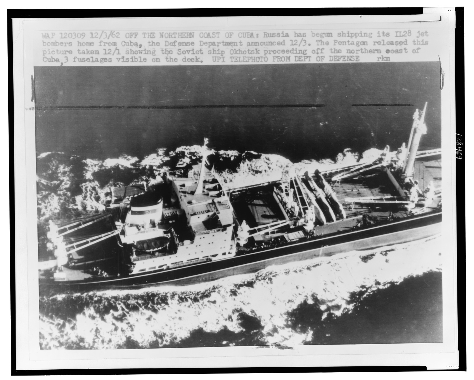 [Soviet ship Okhotsk leaving Cuba loaded with three fuselages from IL28 jet bombers] — historic photograph