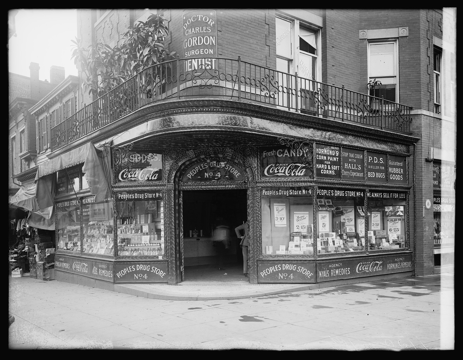 Peoples Drug Store, exterior, 1150 7, N.W., [Washington, D.C.], [between 1920 and 1921] — historic photograph
