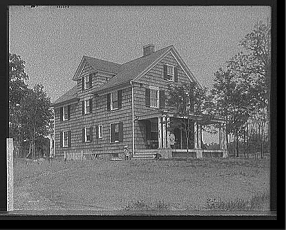 [Scarsdale, N.Y., Paul Reynolds residence, exterior, side], [between 1900 and 1915] — historic photograph