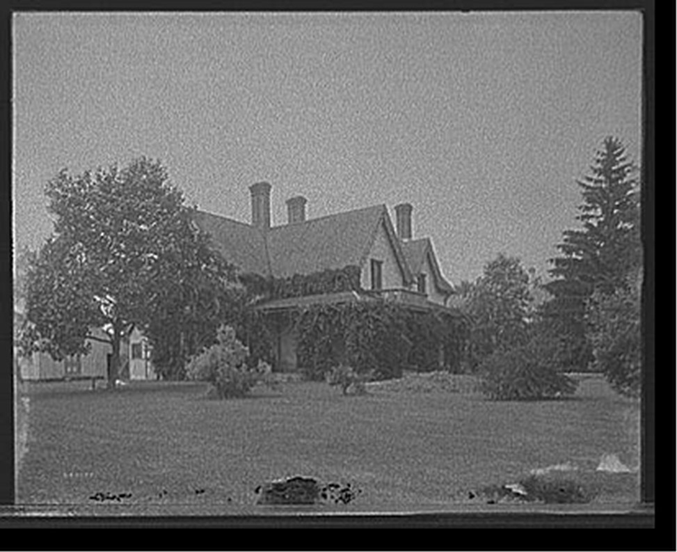[A Home on Grosse Isle], [between 1895 and 1910] — historic photograph