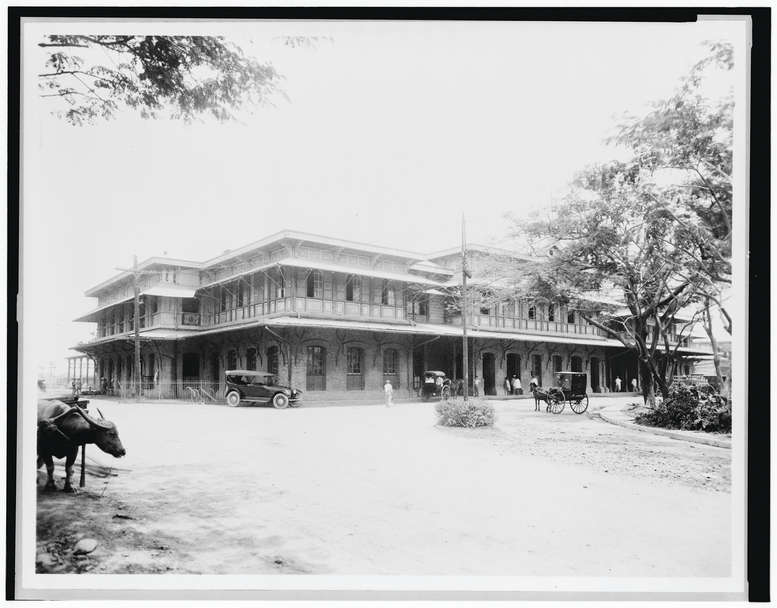 [Tondo railroad station, Manila, Philippines], [between 1900 and 1920] — historic photograph
