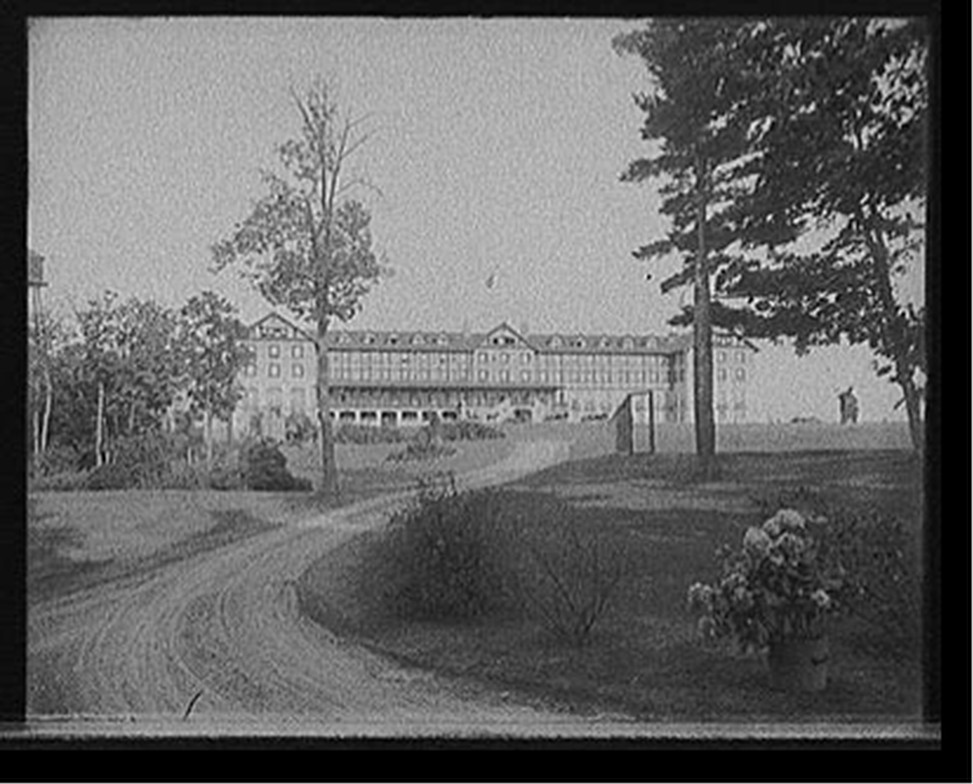 [Hotel Champlain, west approach, Bluff Point, N.Y.], [between 1900 and 1915] — historic photograph