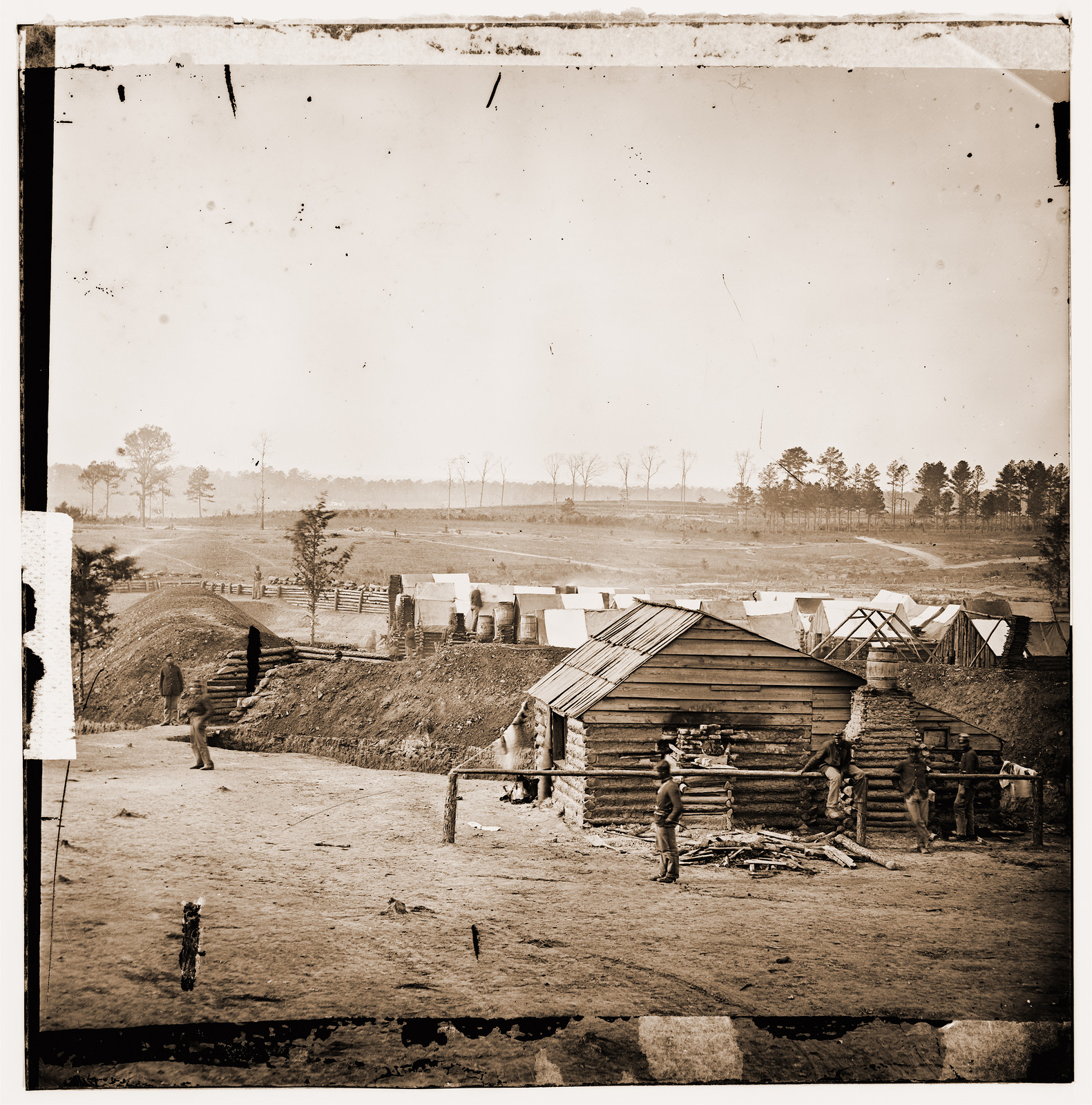 Chapins Bluff Virginia (vicinity). Fort Burnham formerly Confederate Fort Harrison, 1864 — historic photograph