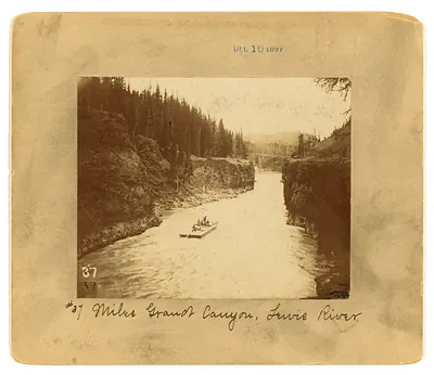 Boat on rapids in Miles Grand Canyon, Lewis River