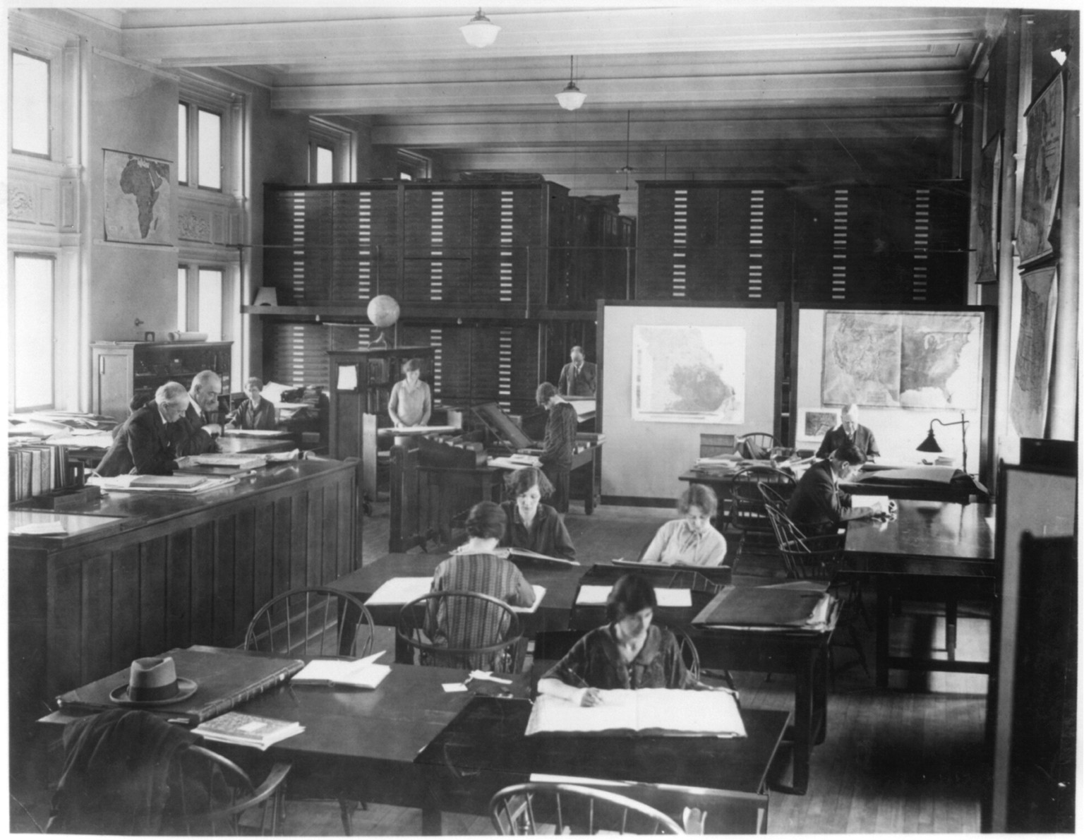 Library of Congress, Map Division, reading room, [between 1900 and 1930] — historic photograph