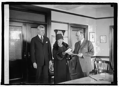 Maj. J.W. Clark, Mrs. Irene C. Crisp, & Gen. Frank T. Hines, [1/6/25]