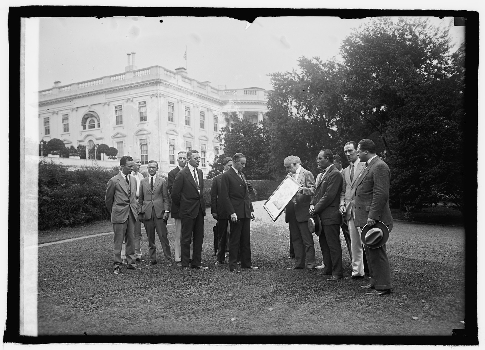 Con. from Nat'l Press Club show new bldg. plans to Coolidge, 9/15/25, [19]25 September 15. — historic photograph