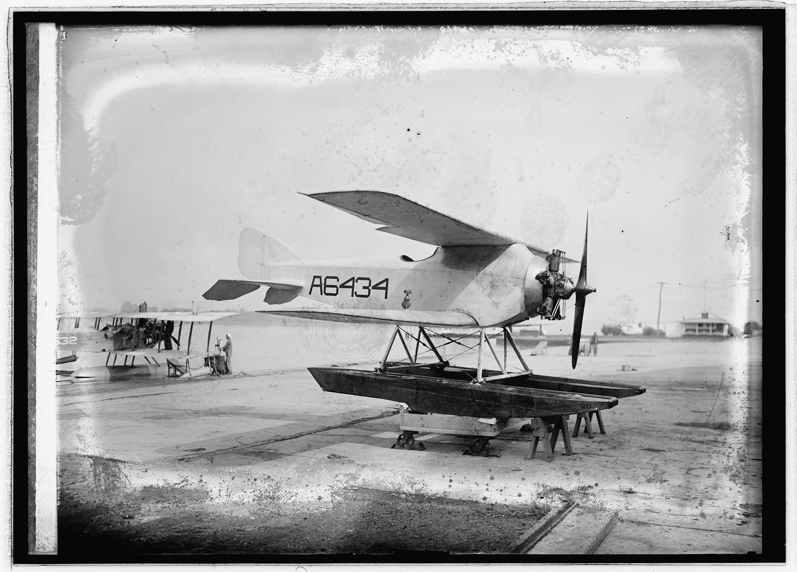 Submarine plane, [10/4/22], [1922 October 4] — historic photograph