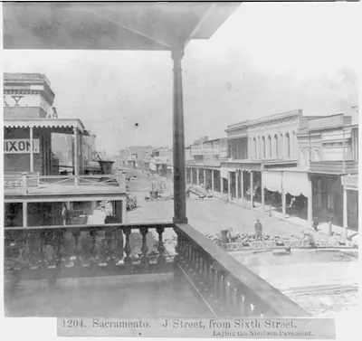 Sacramento - J Street from Sixth Street, laying the Nicolson Pavement