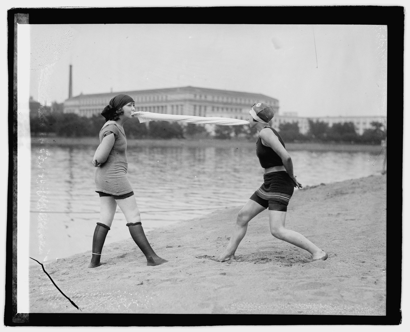 Bathing beach, 6/12/22, [19]22 June 12. — historic photograph