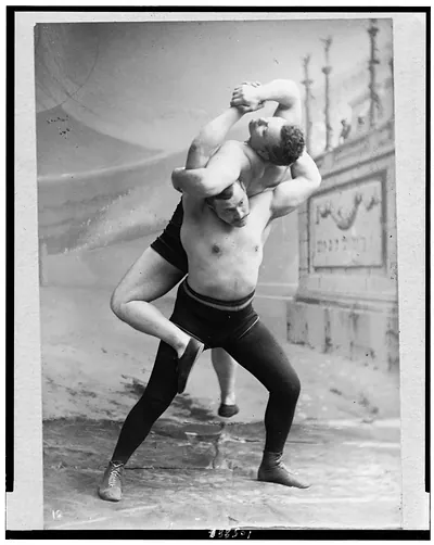 [William Muldoon and Mueller in wrestling position]