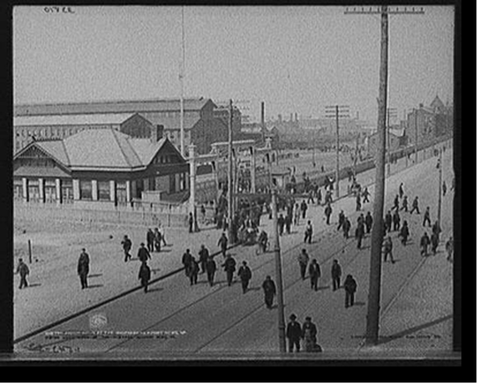 Noon hour at the shipyard, Newport News, Va., c1905. — historic photograph