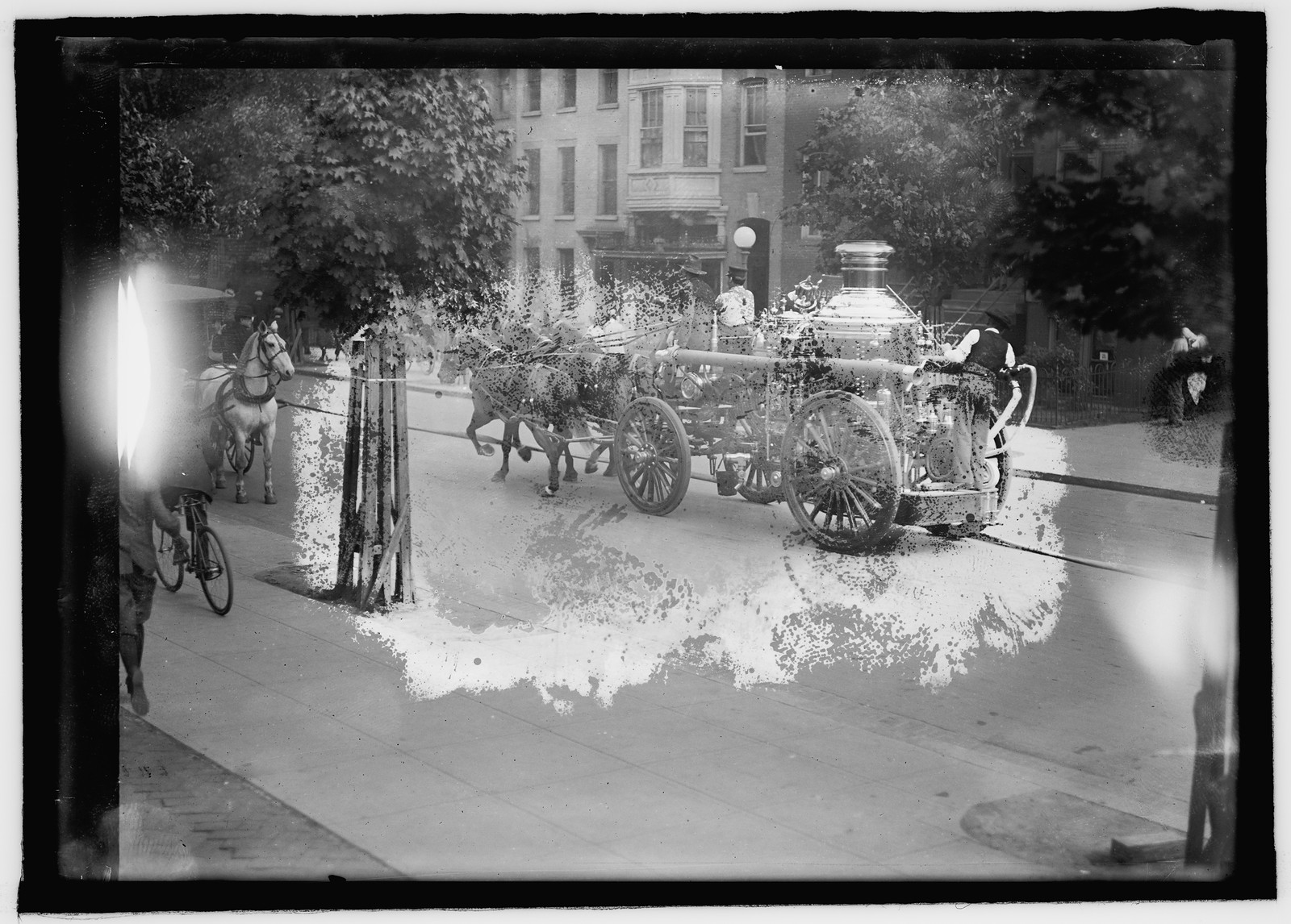 Fire engine, [between 1908 and 1919] — historic photograph