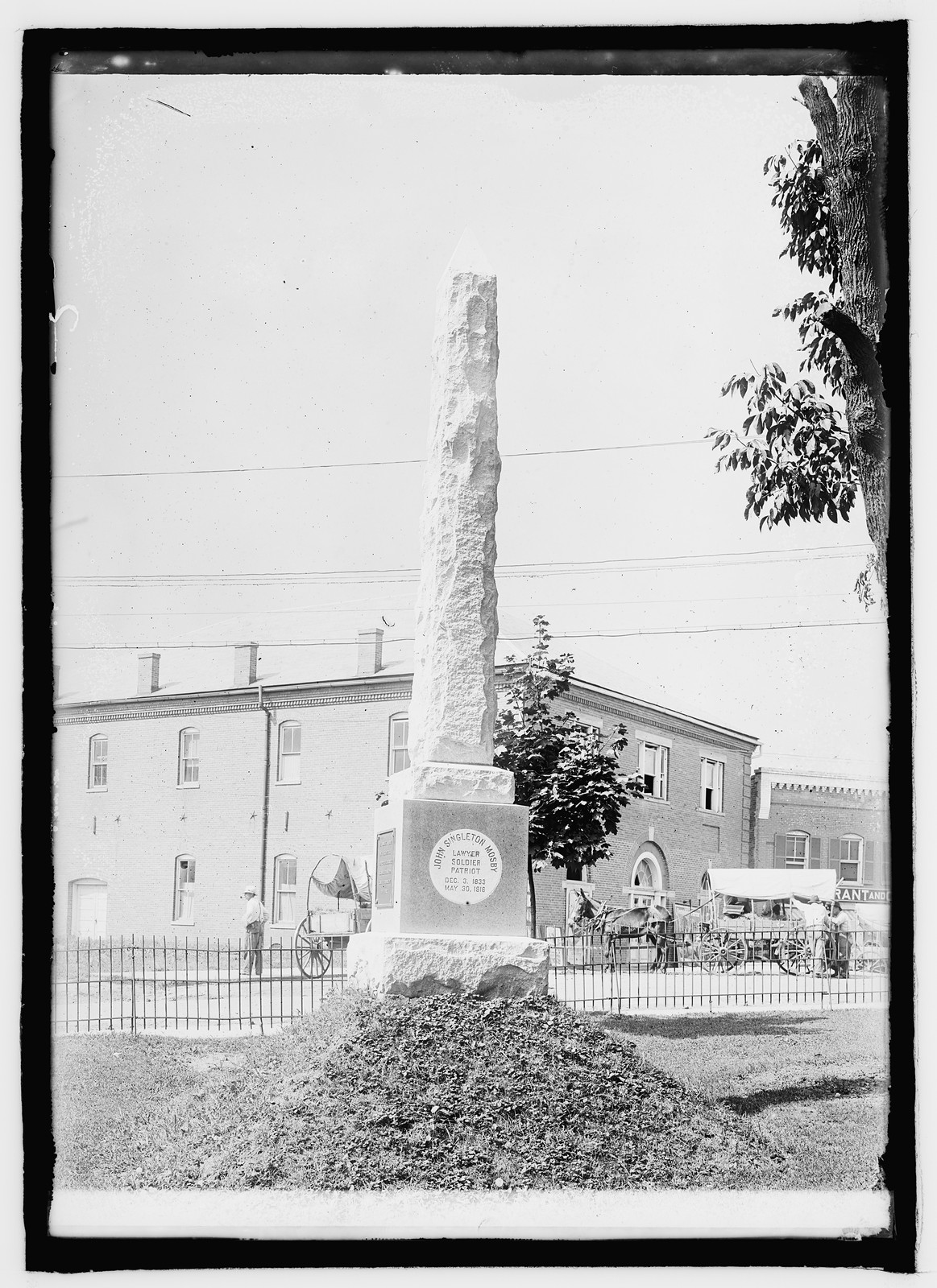 Mosby Monument, Warrenton, Va., [between 1918 and 1921] — historic photograph
