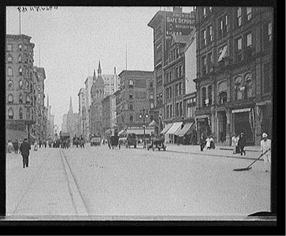 [Traffic at Fifth Avenue and Forty-second Street, New York, N.Y.], [between 1900 and 1910] — historic photograph