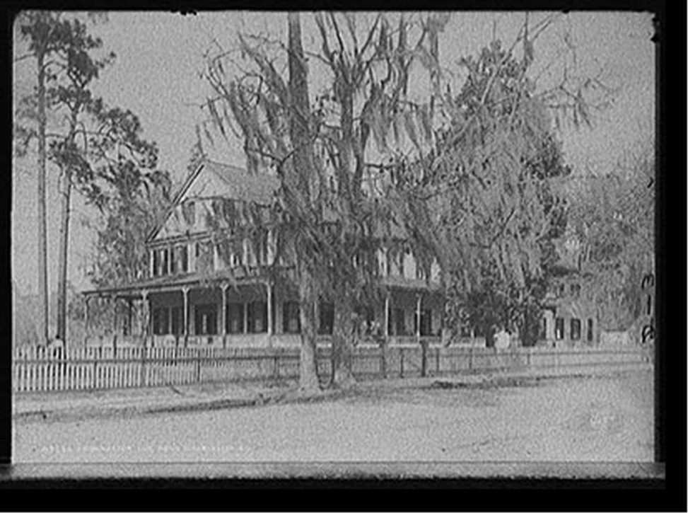 Dorchester Inn near Charleston, S.C., [between 1900 and 1906] — historic photograph