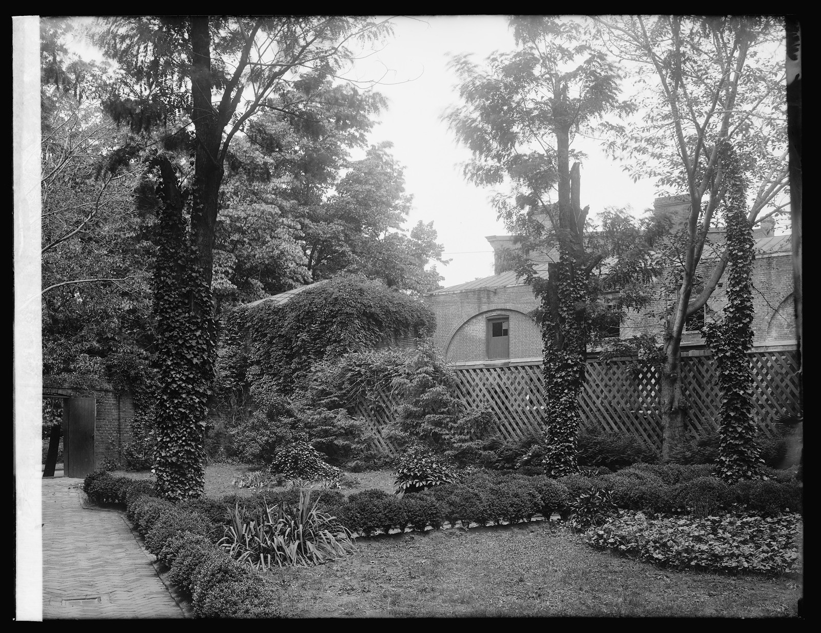 Octagon House, [Washington, D.C.], [between 1910 and 1926] — historic photograph