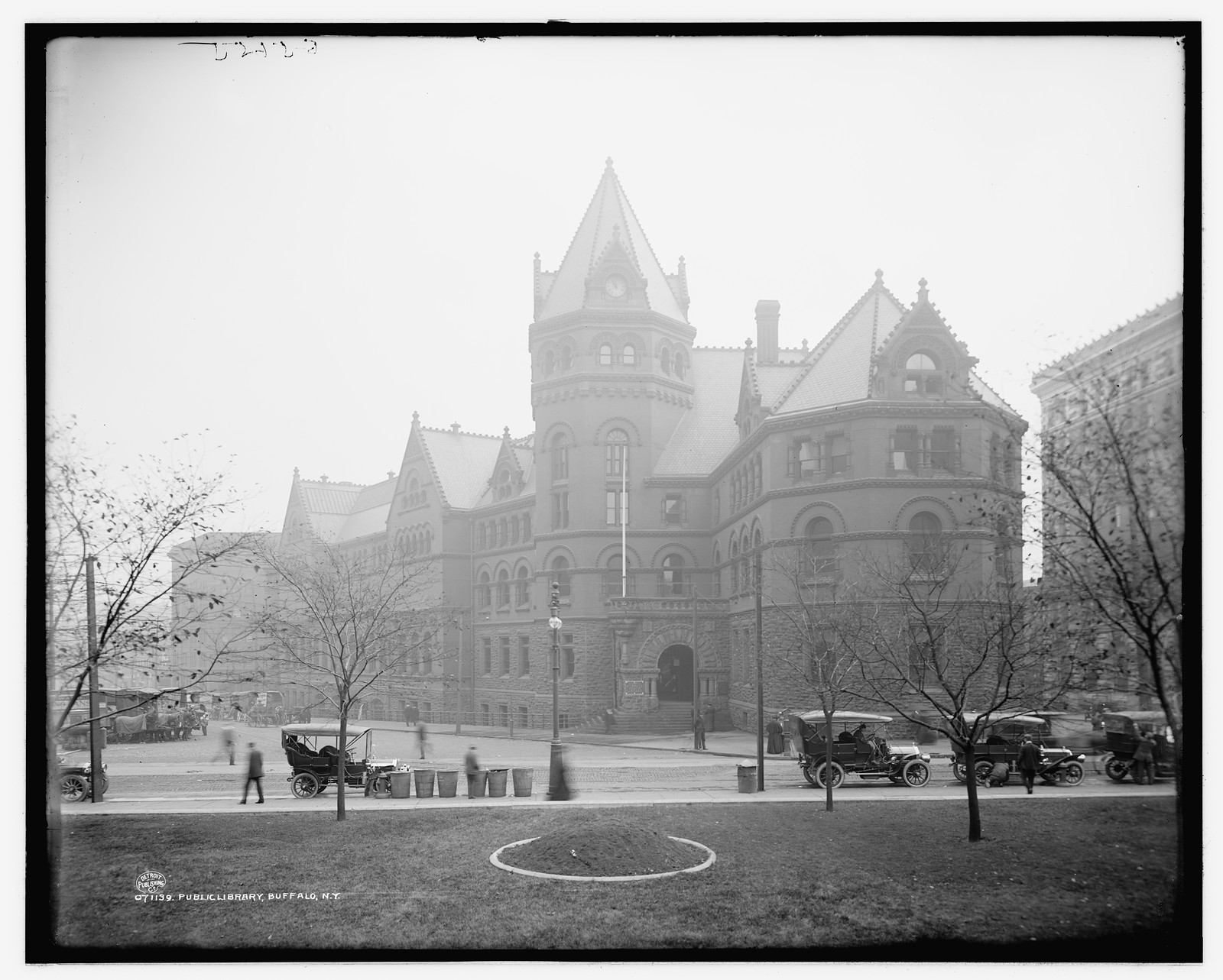 Public library, [Lafayette Square], Buffalo, N.Y., [between 1900 and 1910] — historic photograph