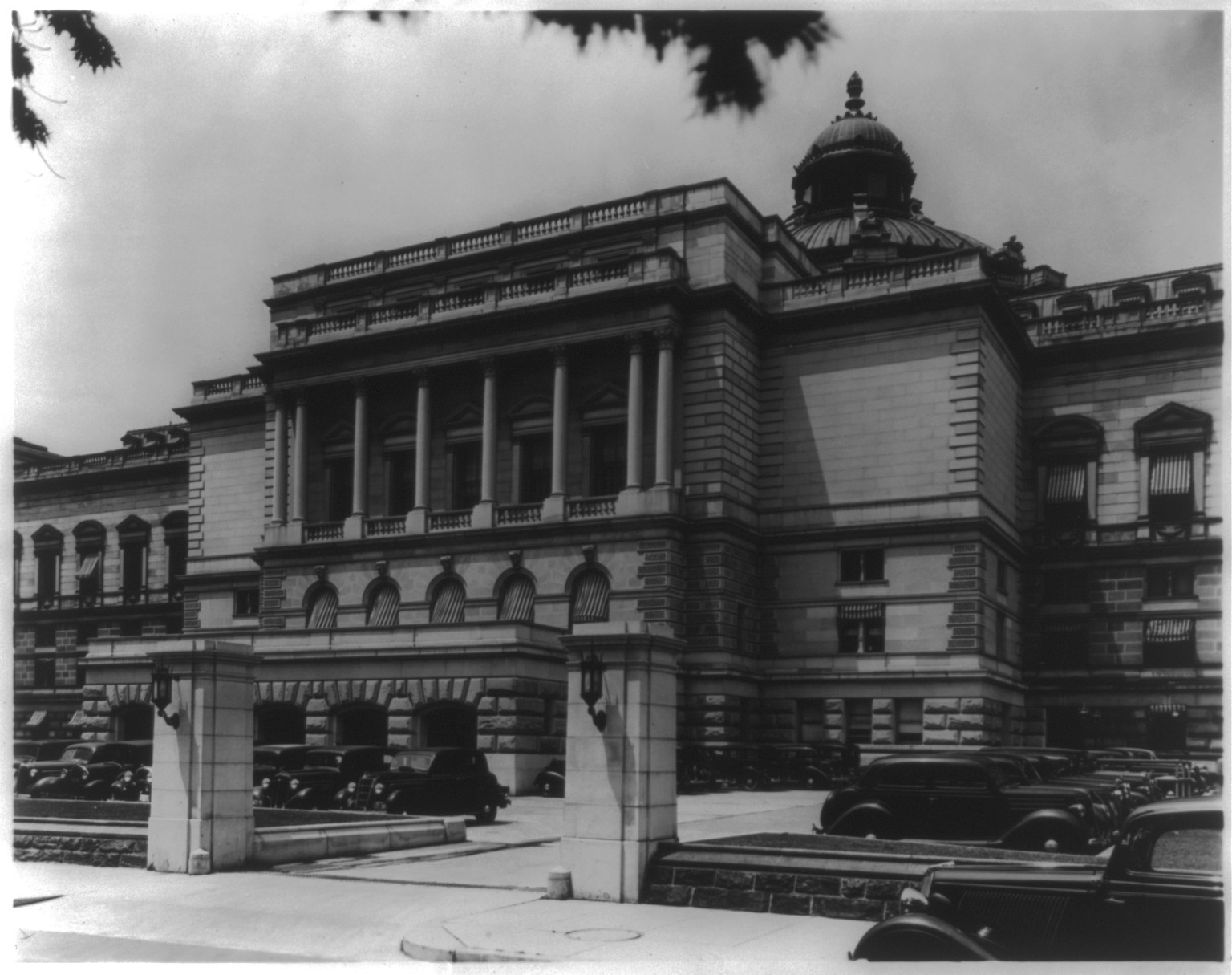 [Library of Congress - East Front] — historic photograph