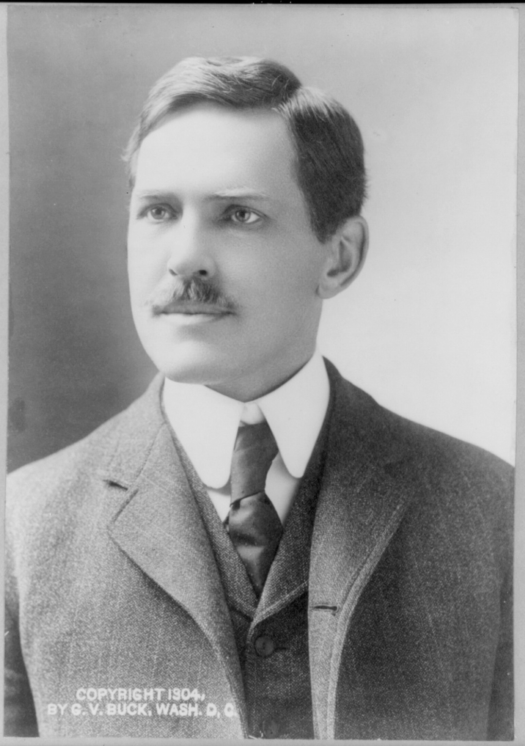 [James Rudolph Garfield, 1865-1950, bust portrait, facing left] — historic photograph