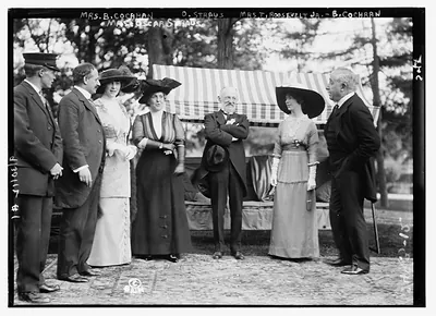 Mrs. B. Cochran, O. Straus, Mrs. T. Roosevelt Jr., B. Cochran and Mrs. O. Straus