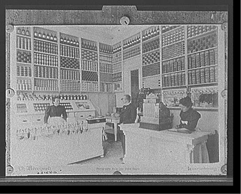 [Grocery store, Luxembourg], [between 1897 and 1910] — historic photograph