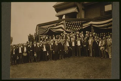President Roosevelt, members of the Notification Committee, and guests, Sagamore Hill, Oyster Bay, N.Y.