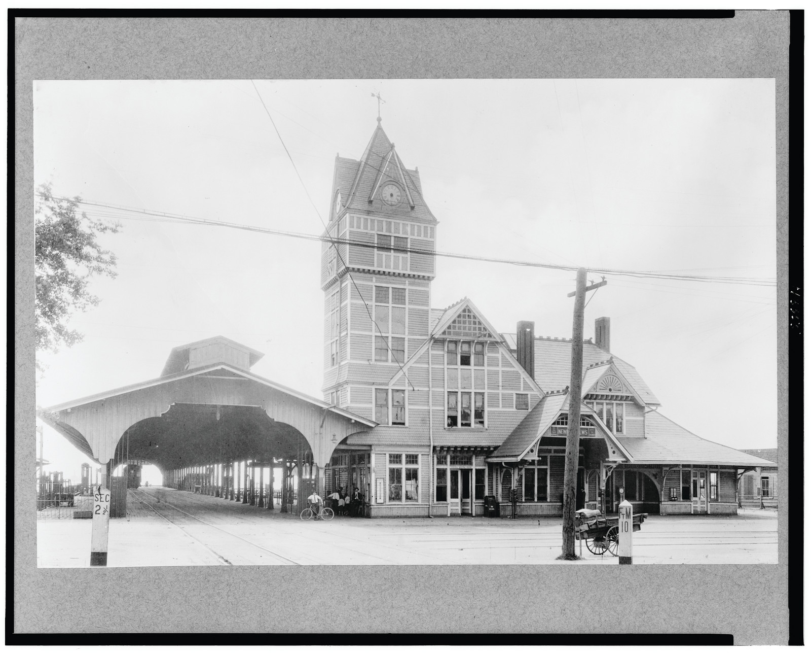 [Newport News, Virginia, railroad station, with clock tower], [between 1905 and 1915] — historic photograph