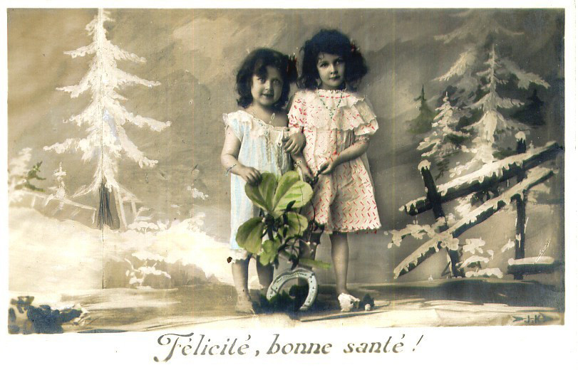 Two girls with lucky horseshoe, "Félicité, bonne santé!" postcard — vintage postcard