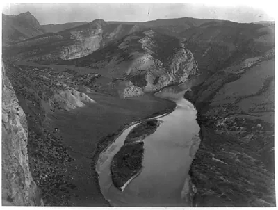 Horse Shoe Cañon, Green River / T. H. O'Sullivan, phot.