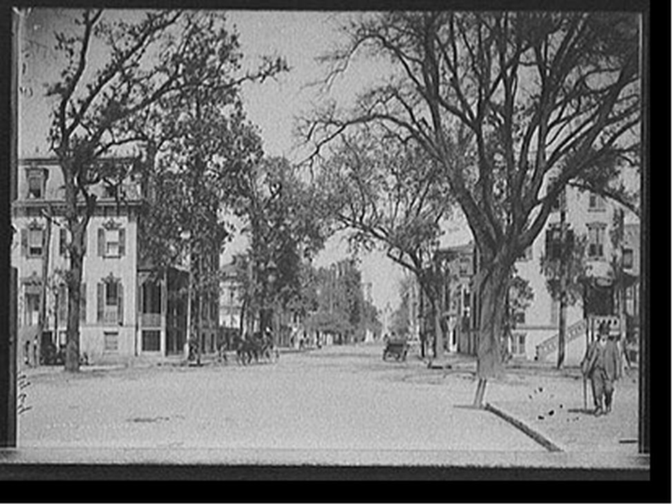 Bull St. [Street], Savannah, Ga., c1906. — historic photograph